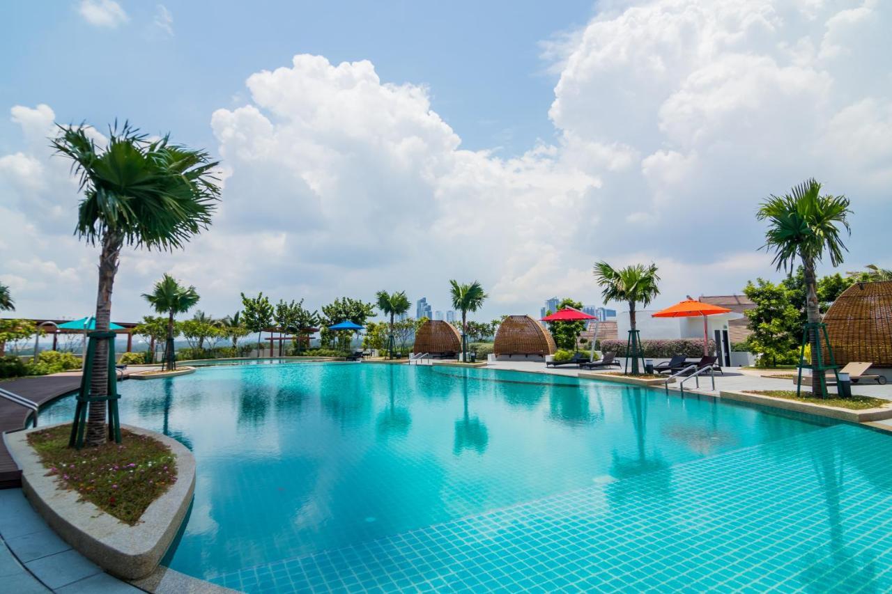 อัลมาส สวีท บาย ซับโฮม Hotel นุสาจายา ภายนอก รูปภาพ
